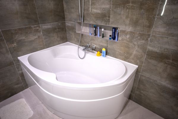 Large Bathtub Installation in Buena Vista